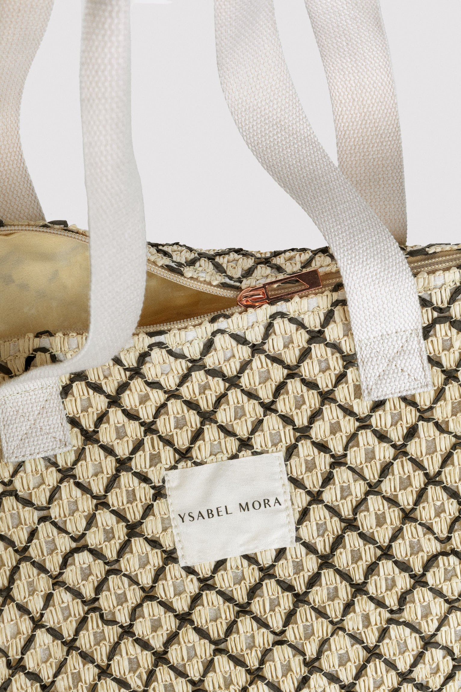sac de plage en raphia beige et noir - Image 3