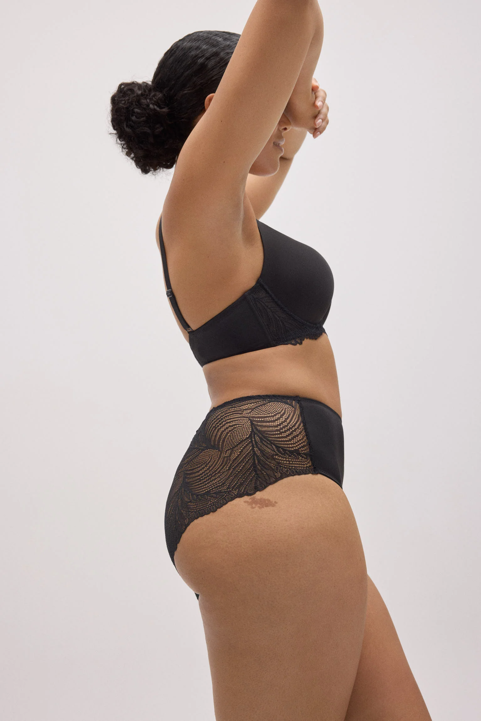 Culotte taille haute en dentelle noire - Image 4