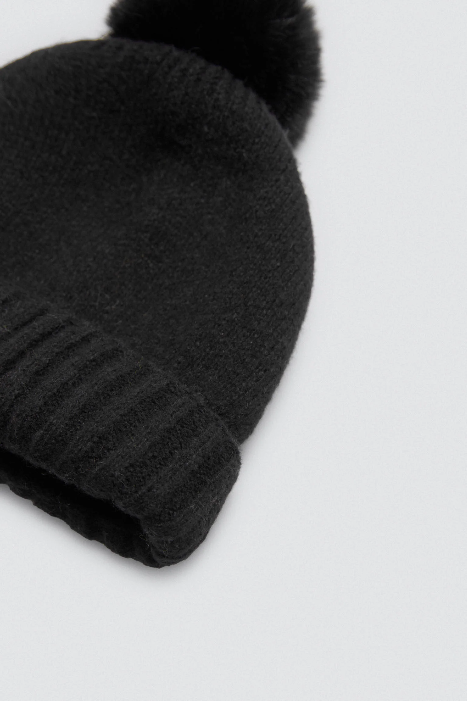 Bonnet à pompon noir - Image 5