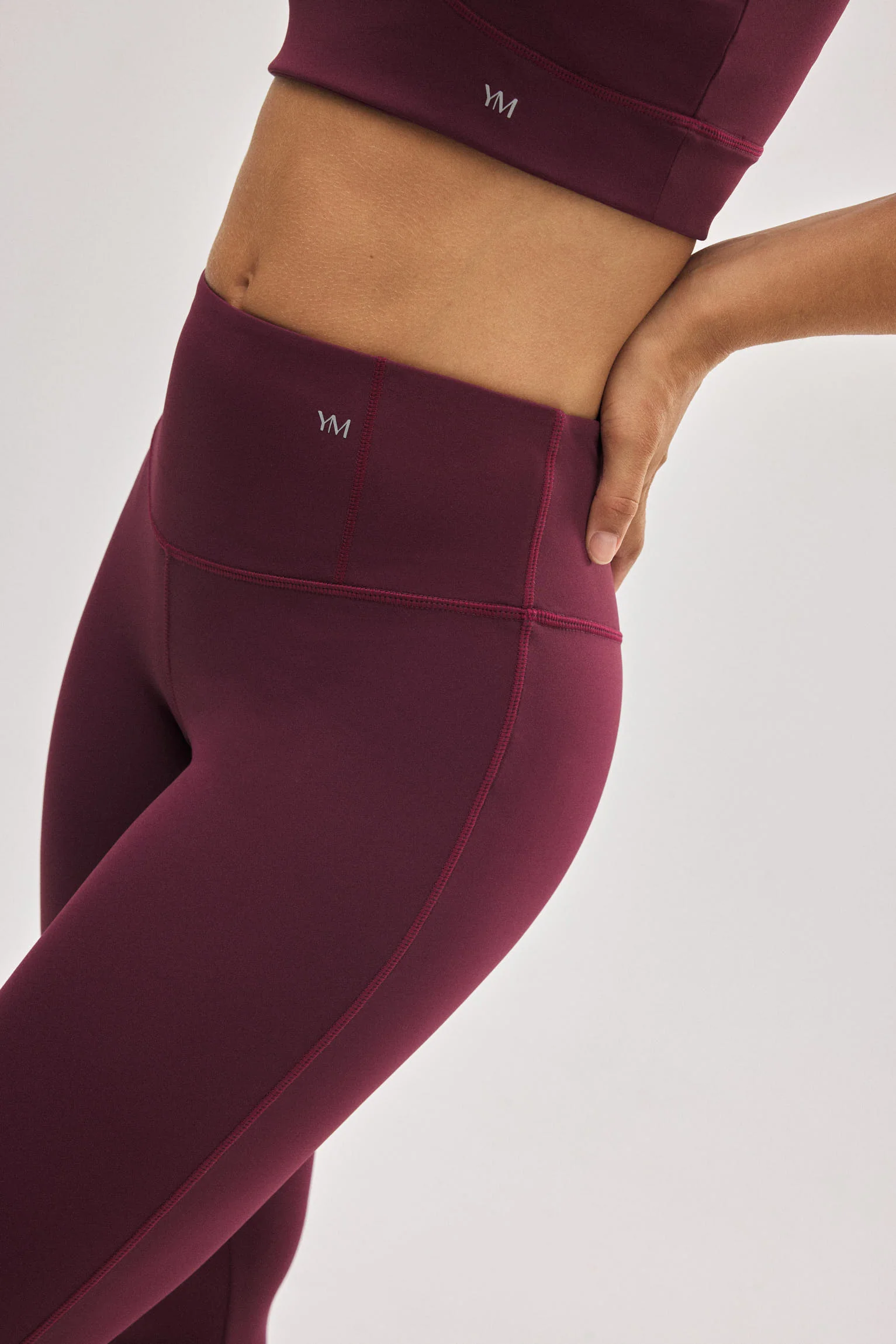Legging de sport effet push-up bordeaux - Image 5