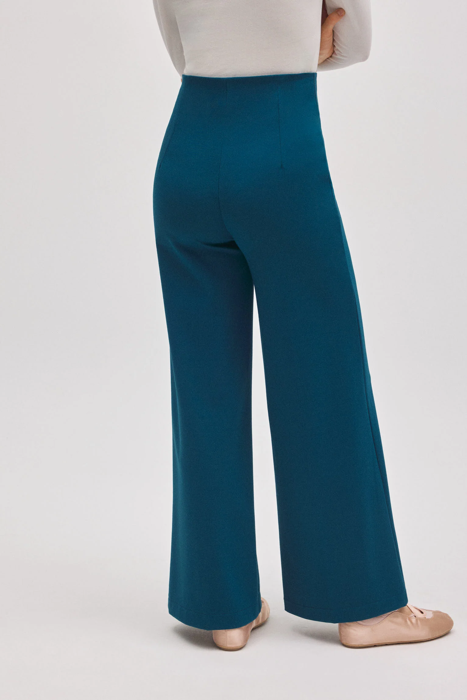 Tenue avec pantalon bleu @emidelgado79 - Image 5