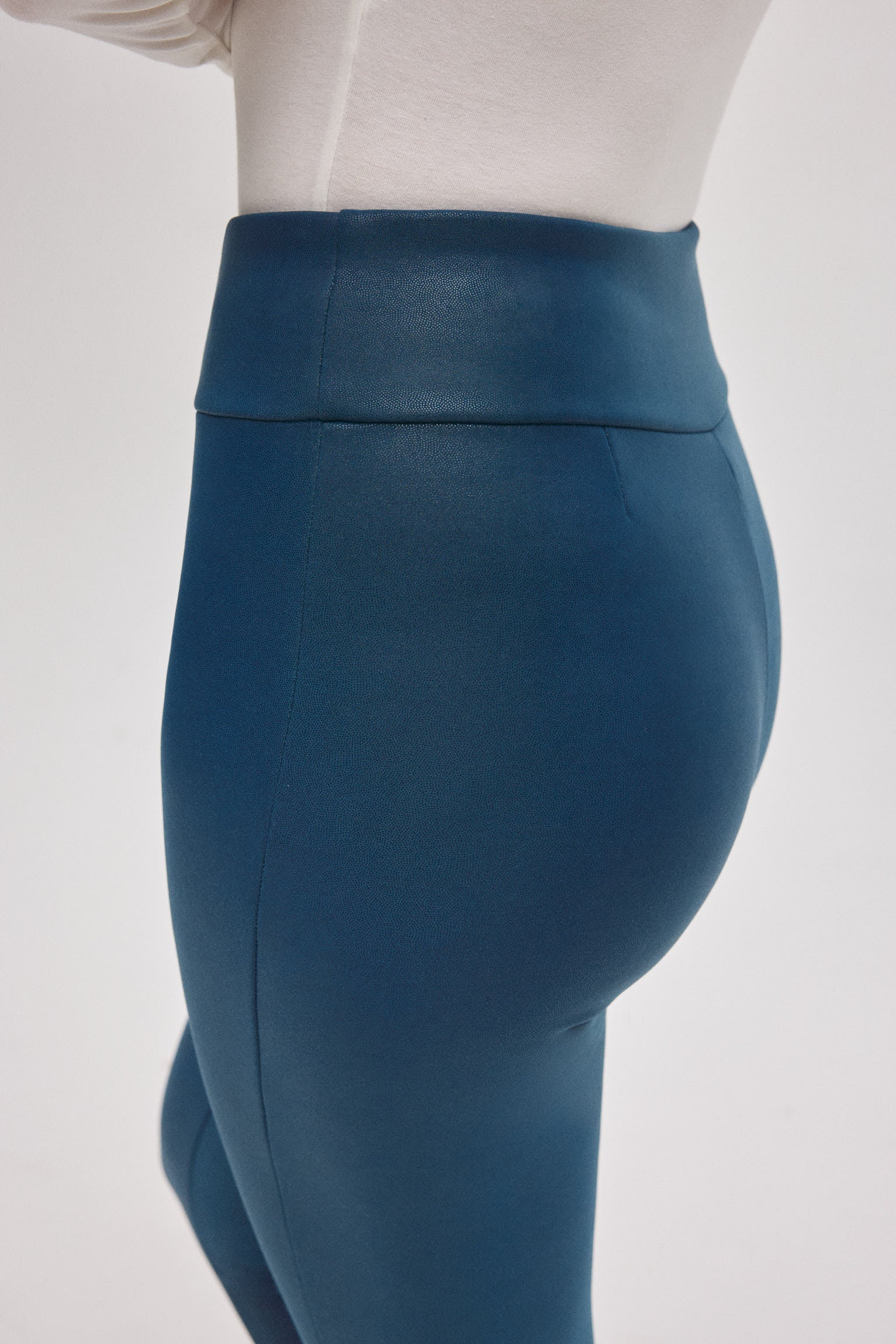 Leggings thermiques en similicuir pour femmes et filles | Collection Mini Me - Image 13