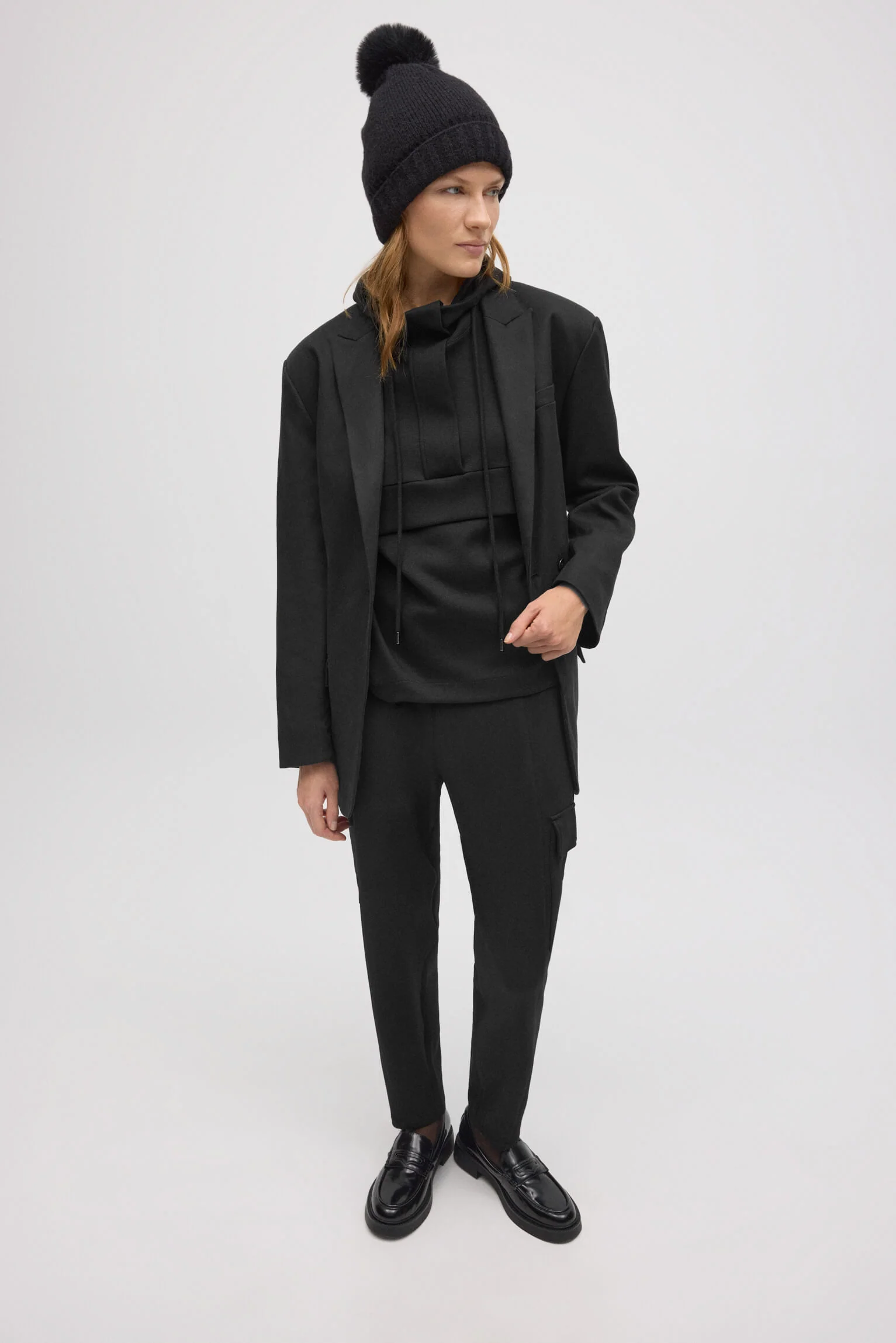 Pantalon cargo fluide noir - Image 5