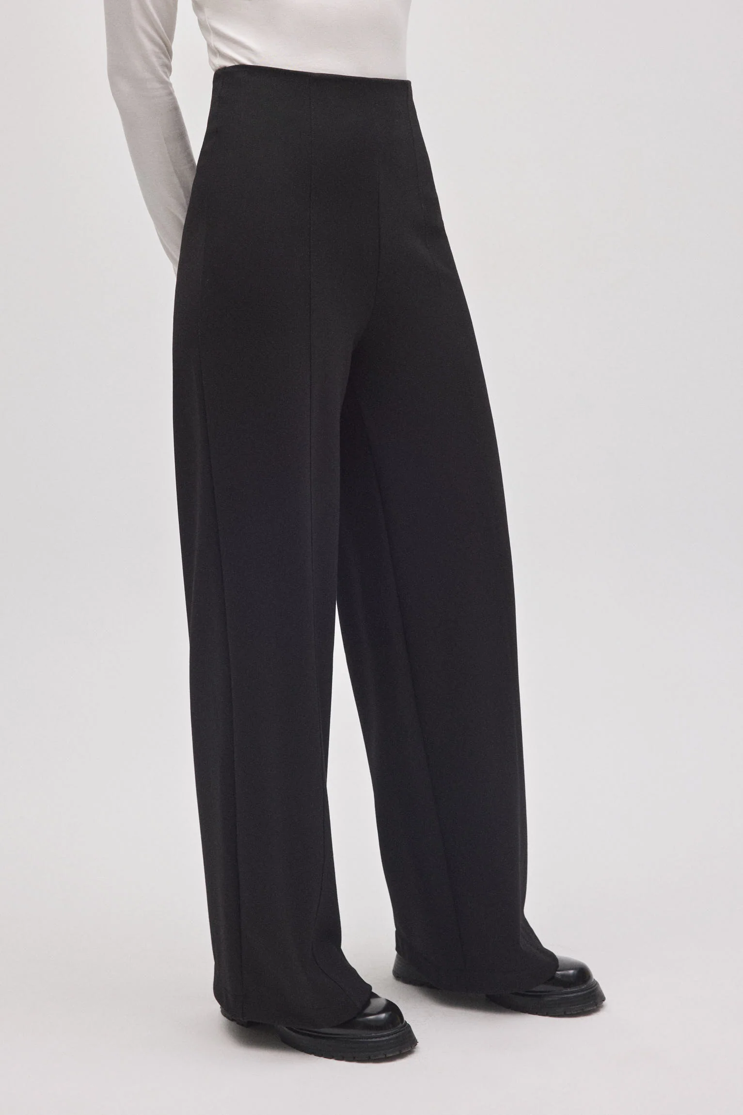 Pantalon habillé noir à jambes larges - Image 5