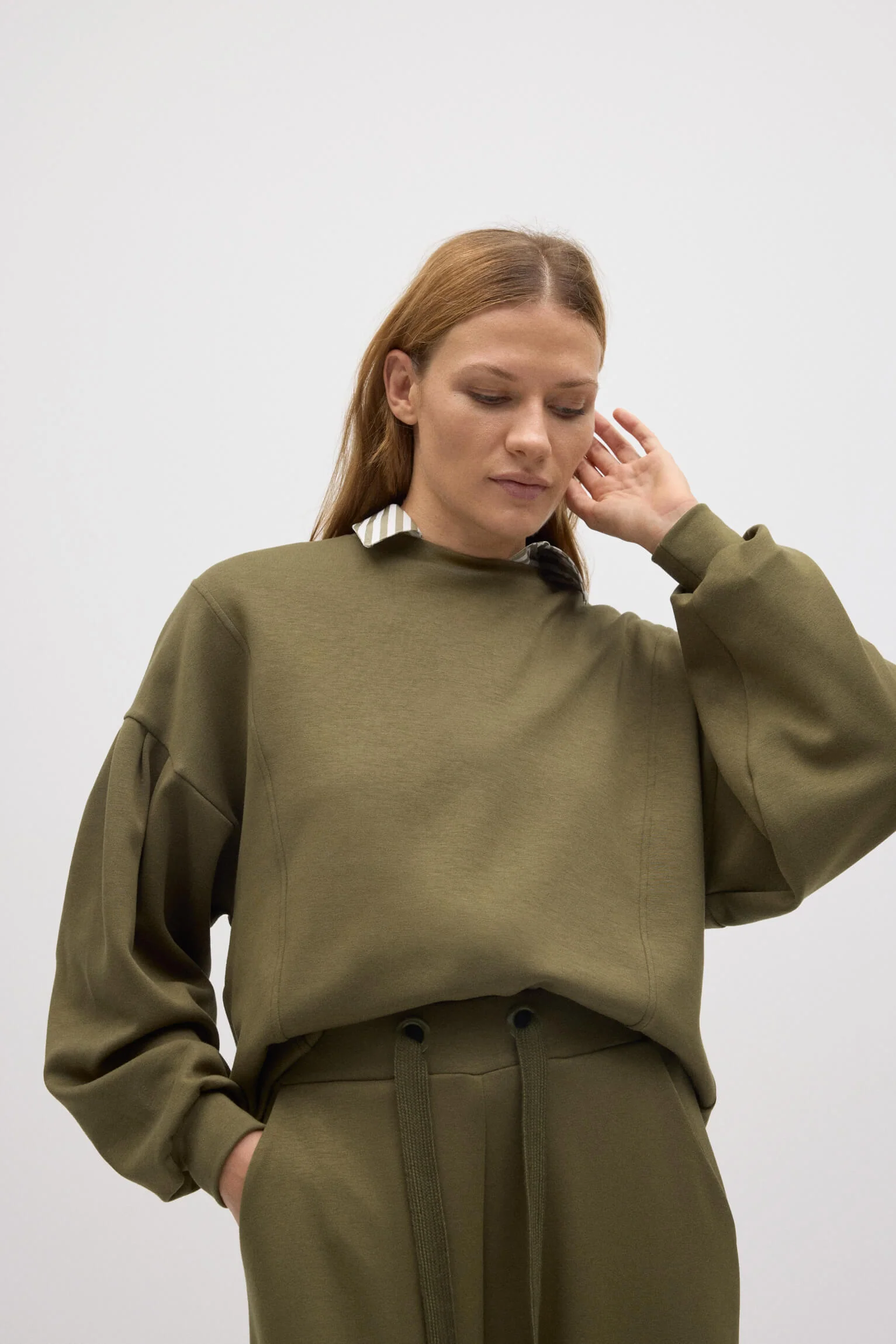 Sweat-shirt fluide vert à manches bouffantes - Image 6