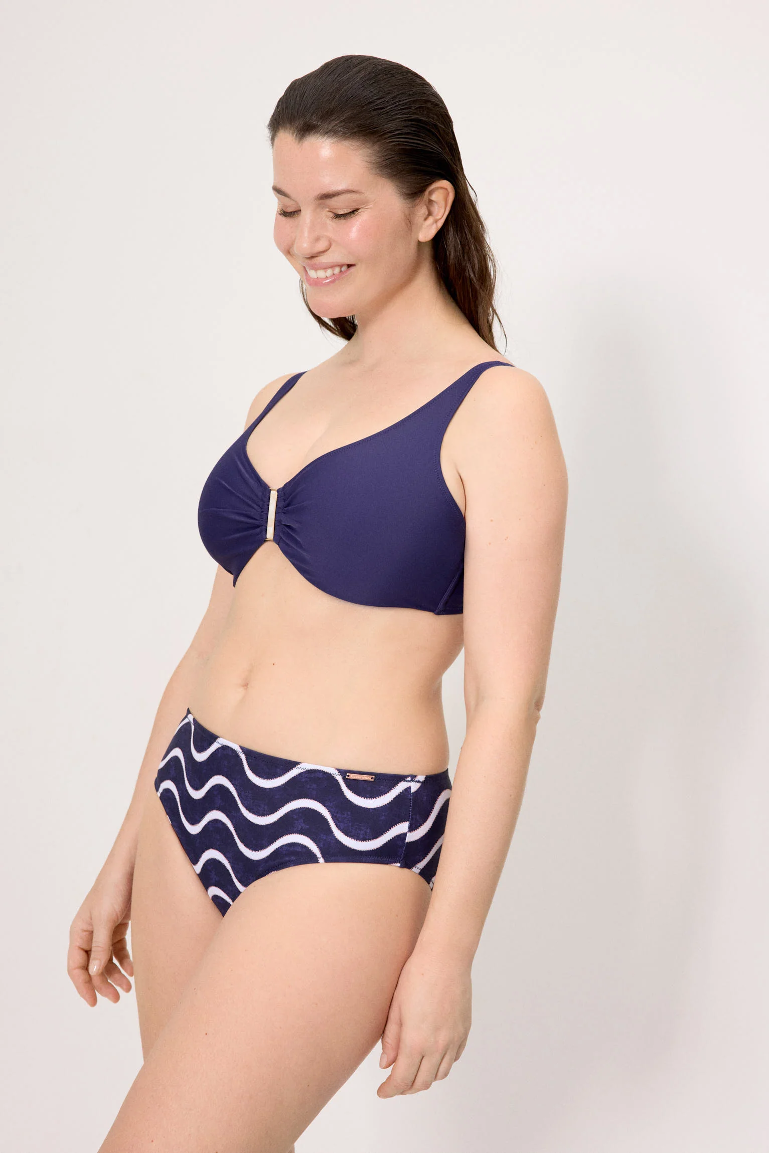 Haut de bikini bleu marine avec fermeture à agrafes, bonnet D - Image 4